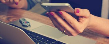 Empresas adotam WhatsApp para controle da inadimplência