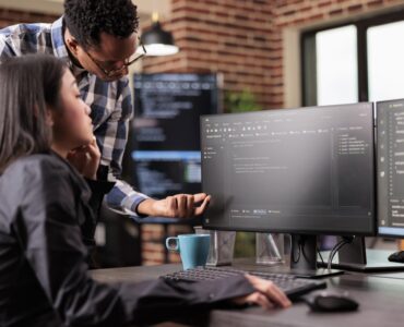 Startup gaúcha lança IA para automação de back-end, liberado como open source