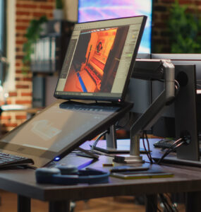 Busca por ergonomia no trabalho impulsiona o uso de suportes