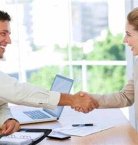 Como a linguagem corporal pode garantir sucesso na entrevista de emprego