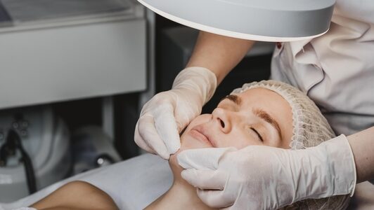Estética cresce e abre oportunidades para mulheres