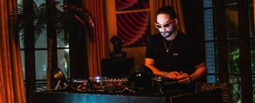Desfile de Walério Araújo tem trilha de DJ Fábio Lopes