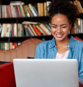 Studybay abre inscrições do concurso de redação para bolsas de estudo 2025