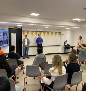 Jovens disputam vagas em faculdade internacional em Brasília