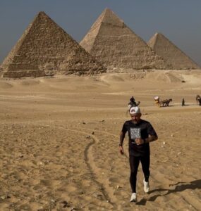 Ultramaratonista brasileiro inicia 2ª Volta ao Mundo correndo 15 mil quilômetros