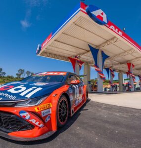 Equipe de Rubens Barrichello renova patrocínio com distribuidora de combustíveis