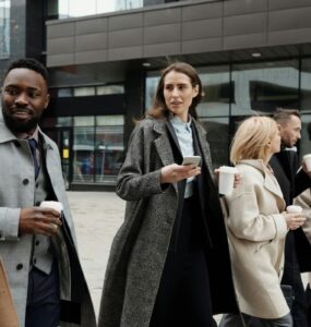 Networking impulsiona carreiras ao fortalecer conexões profissionais