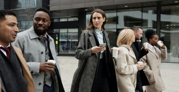 Networking impulsiona carreiras ao fortalecer conexões profissionais