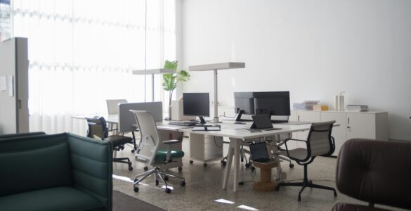 Empresas reduzem custos ao adotar escritórios inteligentes