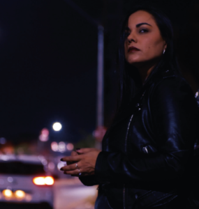 Compositora mineira cria projeto com 100 músicas em 100 dias