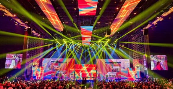 Tecnologia aprimora experiência com som e LED em eventos