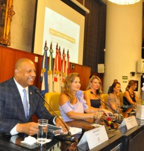 Cem mulheres empreendedoras são homenageadas na Câmara de SP