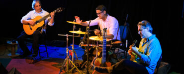 Trio Baru se apresenta no Teatro de Sobradinho, no DF