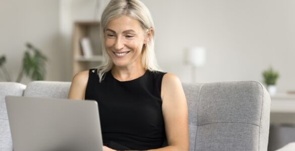 Aprendizagem contínua favorece reinserção de profissionais 50+ no mercado