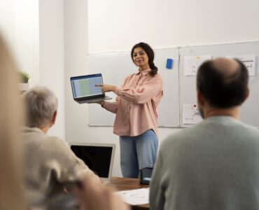 Manpower e FIEP abrem 74 vagas na educação e saúde no Paraná