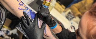 Tatuadora Thaysa Lucena é 2º lugar em evento internacional nos EUA