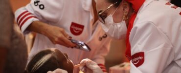 ONG seleciona jovens para tratamento dental gratuito em maio