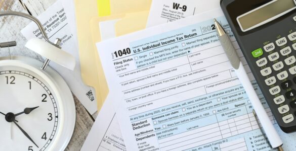 Brasileiros nos EUA enfrentam regras fiscais rígidas no país