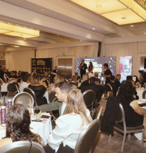 Tudo Para Brasileiros Hollywood premia destaques brasileiros