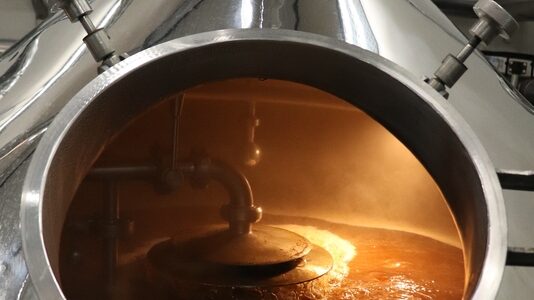 Sim! Cerveja lança bebida com café sem álcool