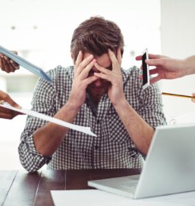 Governo adia nova regra sobre saúde mental no trabalho