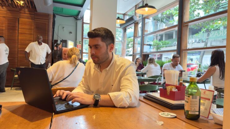 Brasileiros ampliam busca por vagas internacionais