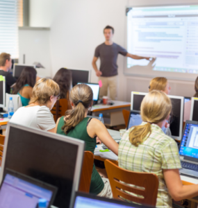 Escolher a faculdade ideal exige pesquisa e atenção