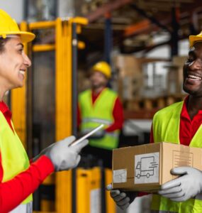 Manpower abre 100 posições para Auxiliar de Logística