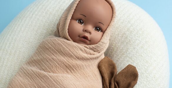 Especialista destaca uso de bebês reborn como ferramentas indispensáveis em aula