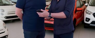 IA e automação impulsionam revendas de automóveis