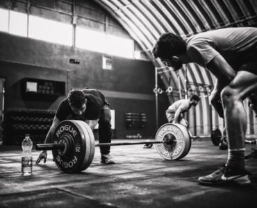 Kipping Handstand Push-ups colocam a saúde cervical em risco