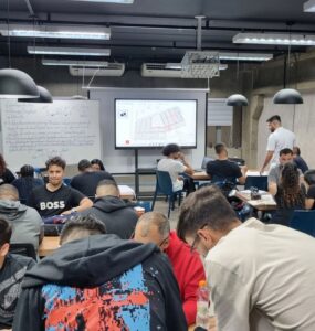 UniFECAF oferece cursos com prática e recursos tecnológicos