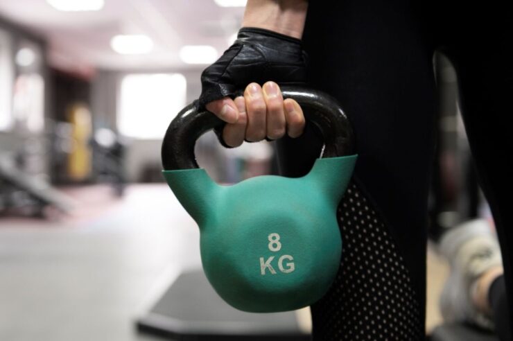 Kettlebell ganha espaço em treinos funcionais