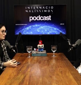Fabiola Melo estreia podcast sobre conexões globais