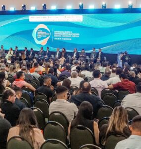 Gestores públicos se reúnem em seminário sobre eficiência e transparência