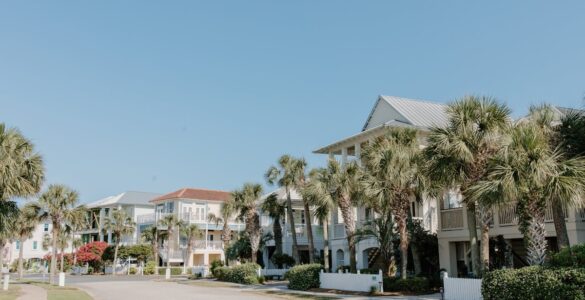 Brasileiros devem se atentar a leis e finanças antes de comprar imóveis nos EUA