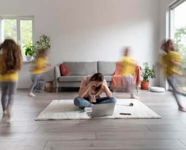 Burnout parental: Kidzenith busca aliviar a carga mental