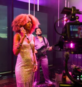 Sonastério ilumina lança novo episódio com Augusta Barna com faixas inéditas