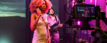 Sonastério ilumina lança novo episódio com Augusta Barna com faixas inéditas