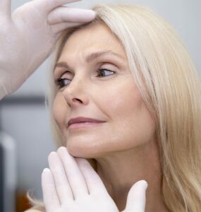 Cirurgia proporciona rejuvenescimento profundo do pescoço