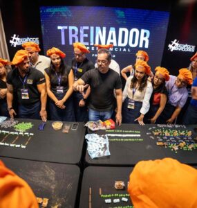 Treinador atua como facilitador de autoconhecimento em grupo