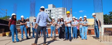 Alunos visitam obra do Residencial Central Park, em Curvelo