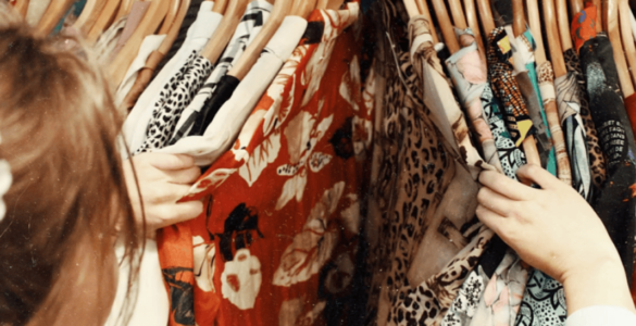 Consumo consciente impulsiona moda versátil no Brasil