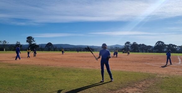 Seleção U-12 feminina de beisebol embarca para Mundial no Japão