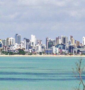 João Pessoa desponta no turismo e tem boom imobiliário