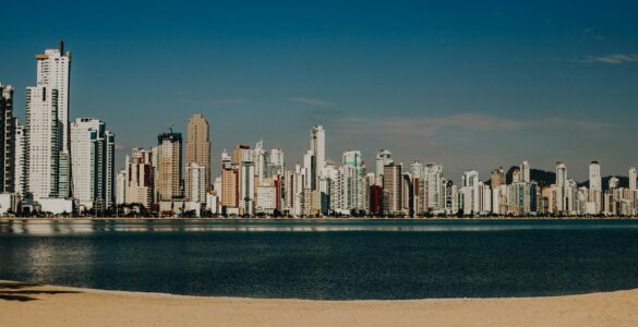 Balneário Camboriú bate capitais no valor do metro quadrado