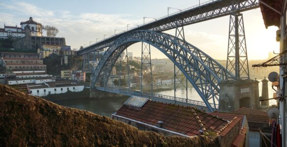 Portugal atrai empresários, mas enfrenta desafios no atendimento