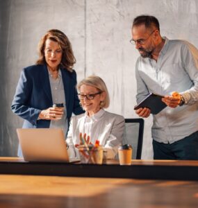Empresas descobrem estratégia na retenção de Baby Boomers