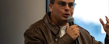 Brasileiro funda rede de escolas para caminhoneiros nos EUA