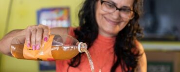 Empresa lança bebida mista alcoólica à base de mel de cacau